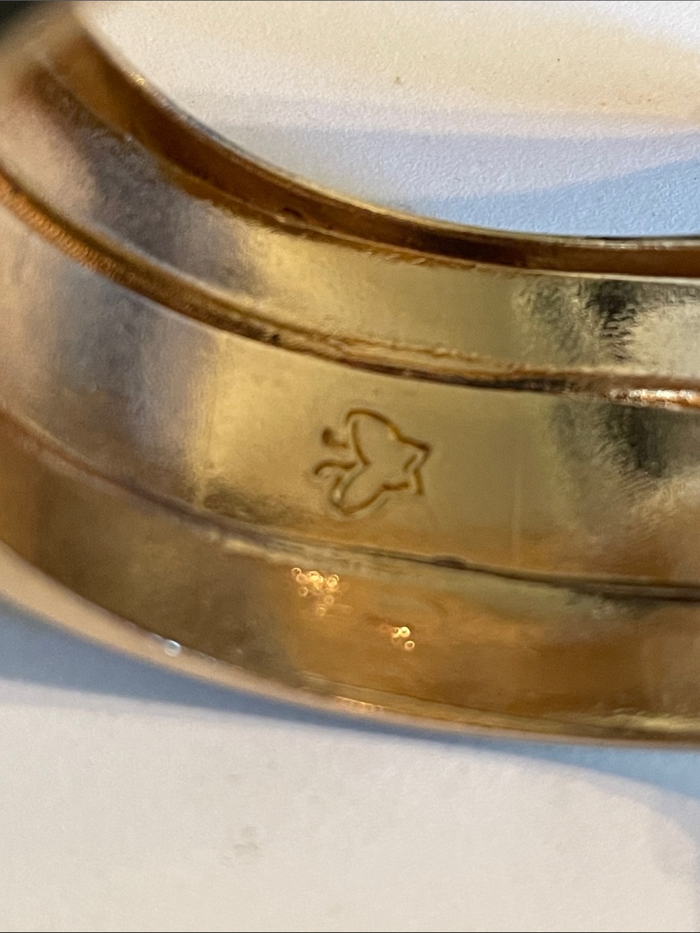 Gold-Tone Silver Glitter Cuff Bracelet - Elegant Women's Jewelry - Picture 4 of 6